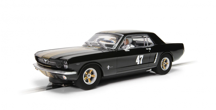 Scalextric C4405 - Ford Mustang - Black & Gold - Click Image to Close