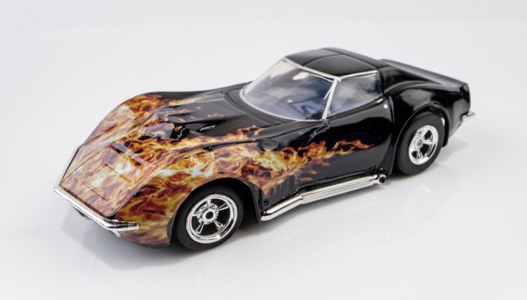 AFX 22051 - 1968 Corvette 427 - Black Flames - HO (1/64) scale