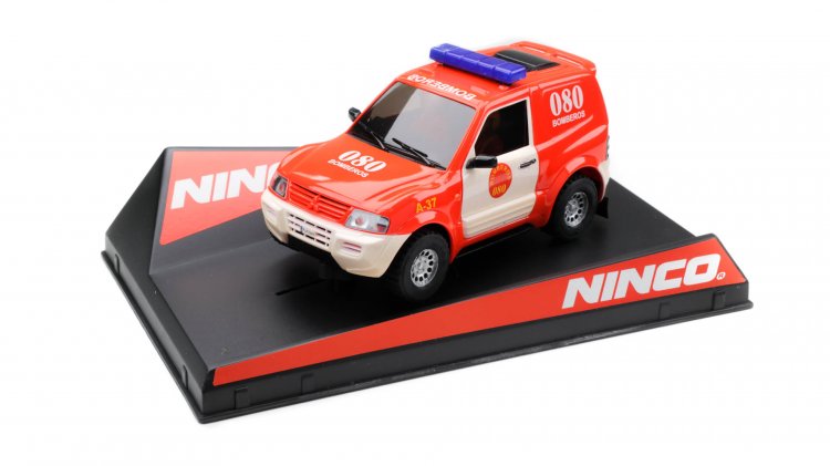 Ninco 50507 - Mitsubishi Pajero 4x4 - Fire Brigade