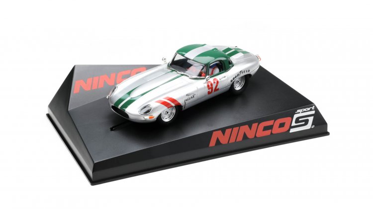 Ninco 50611 - Jaguar E-type XK-E Roadster - Silver/Green