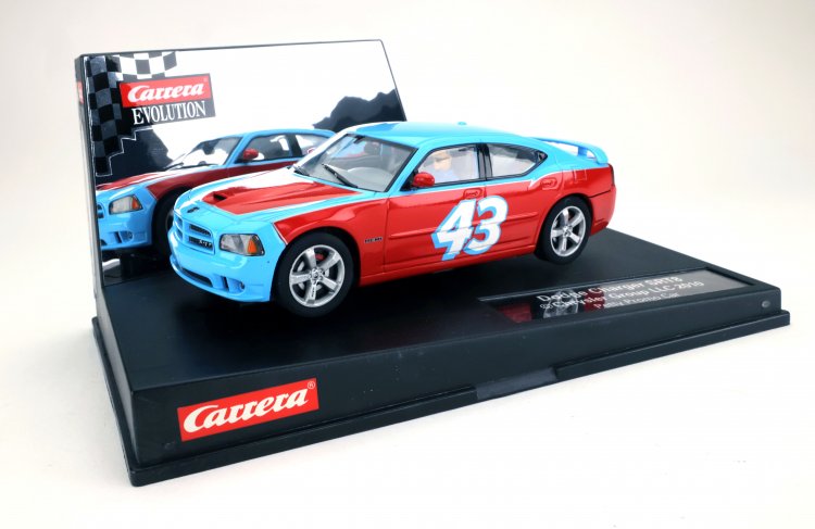 Carrera 27331 - Dodge Charger #43 - Richard Petty Tribute