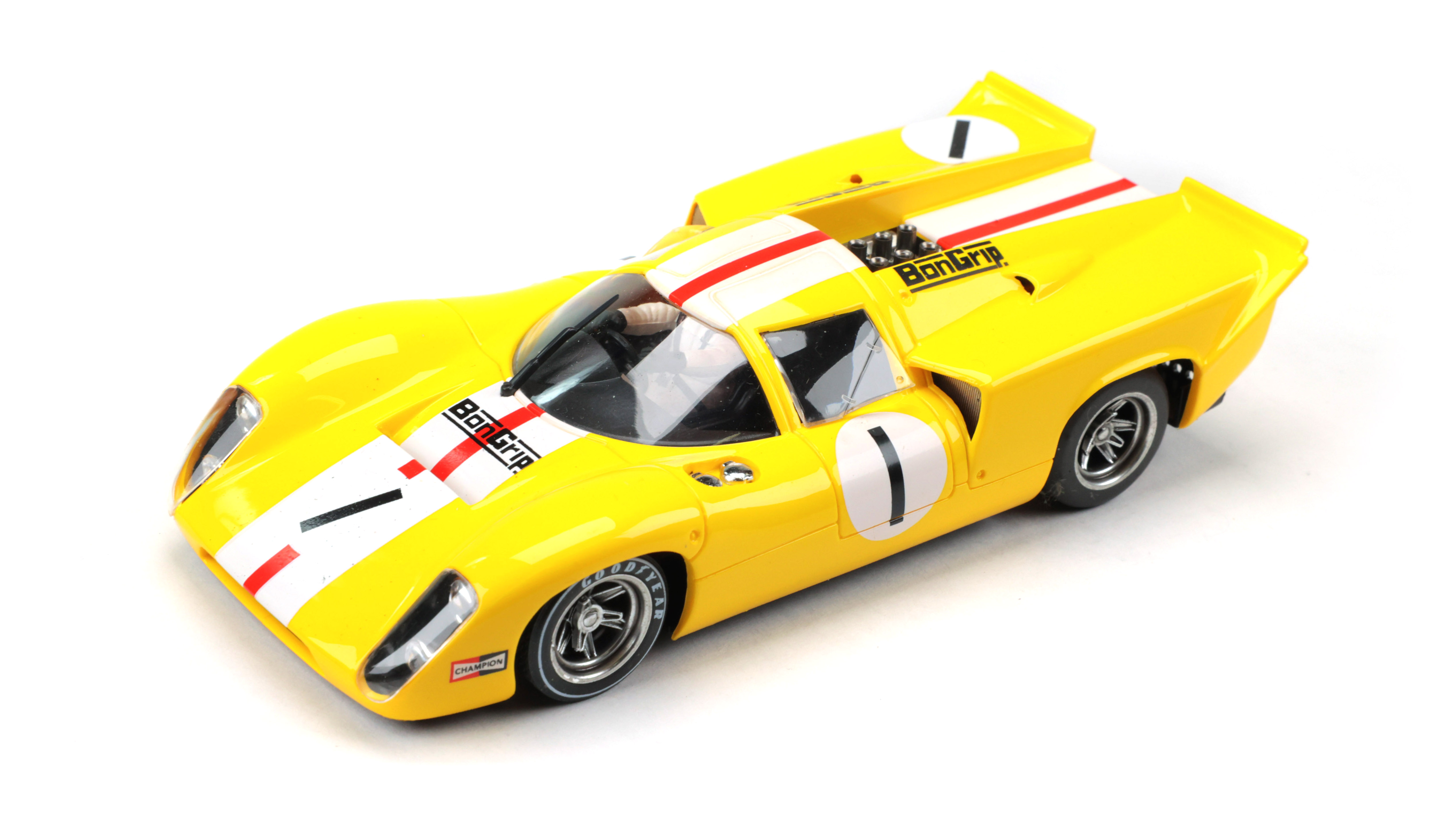 Fly C32 - Lola T70 Mk.IIIB - '69 Thruxton