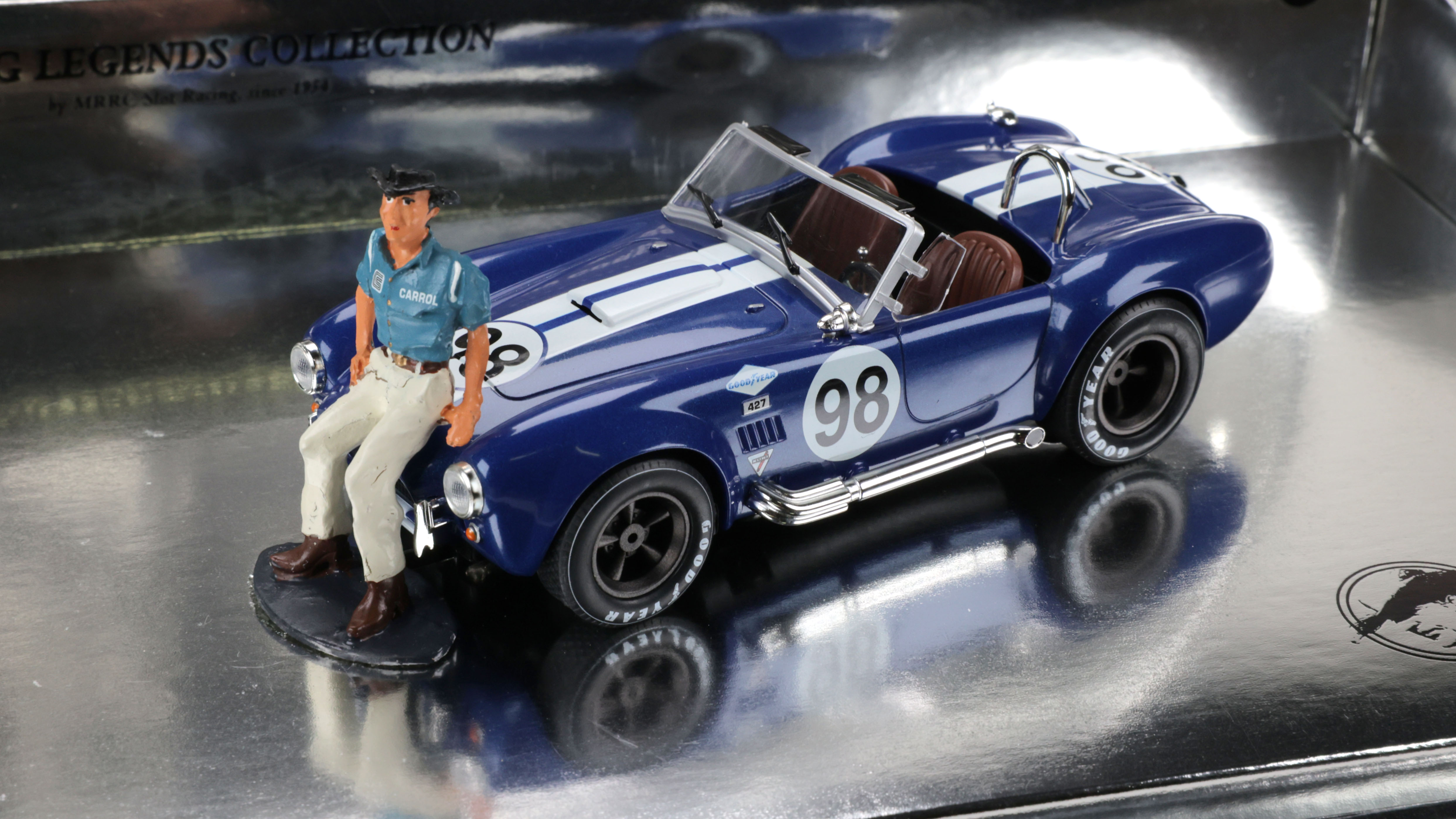 MRRC MC0001 - Cobra 427 S/C - Presentation Box - Carroll Shelby Figure