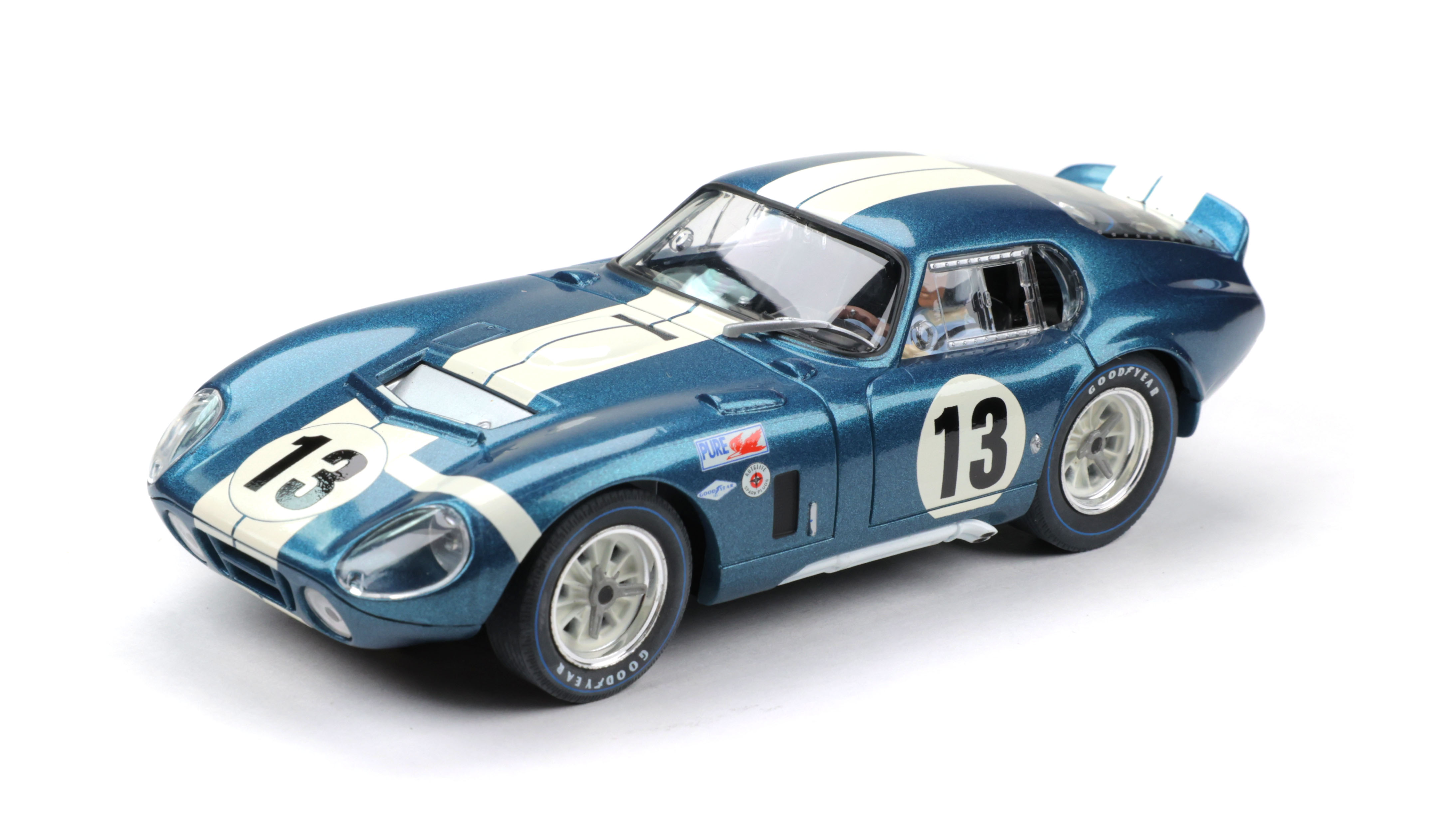 Revell/Monogram 85-4852 - Shelby Daytona Cobra Coupe - '65 Daytona Winner