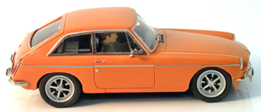 Slot Classic CJ40 - MGB GT, orange road car