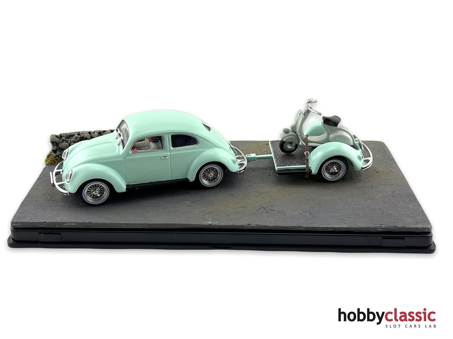 HobbyClassic HCP-206-1 - VW Beetle + Trailer & Blue Vespa 98