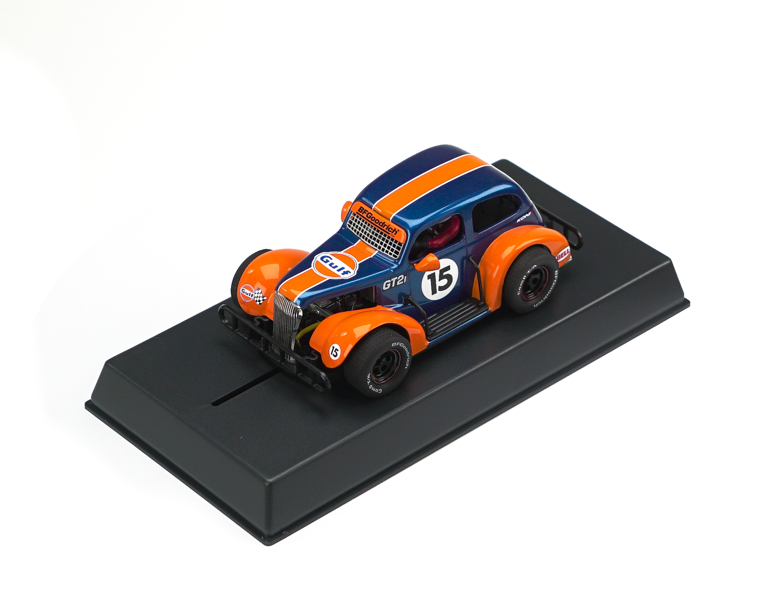 Pioneer P076 - '37 Chevy Sedan Legends Racer - GULF #15 [360º]