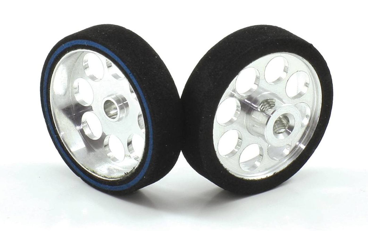 ScaleAuto SC-2727P - HardComp Sponge Tires 21 x 8mm + Aluminum Wheels 15mm OD - for 3mm axles